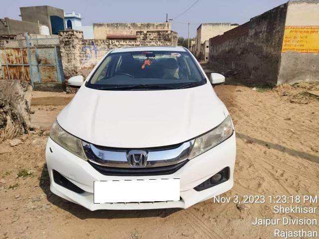 https://images10.gaadi.com/usedcar_image/4245557/original/processed_31805d16-030b-4b26-a35e-8e3ae4853df7.jpg?imwidth=6400