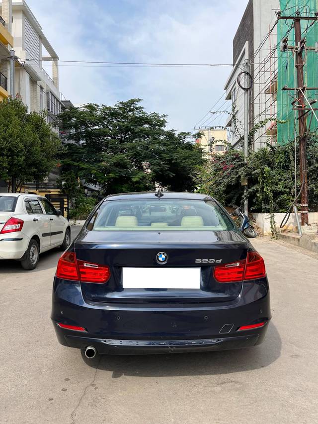 https://images10.gaadi.com/usedcar_image/4245584/original/processed_afb72ab01d90c45790a471578e673092.jpg?imwidth=6401