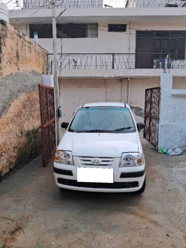 https://images10.gaadi.com/usedcar_image/4245666/original/ce7dbb0642c30c94ec88abfac0b33da8.jpg?imwidth=6402