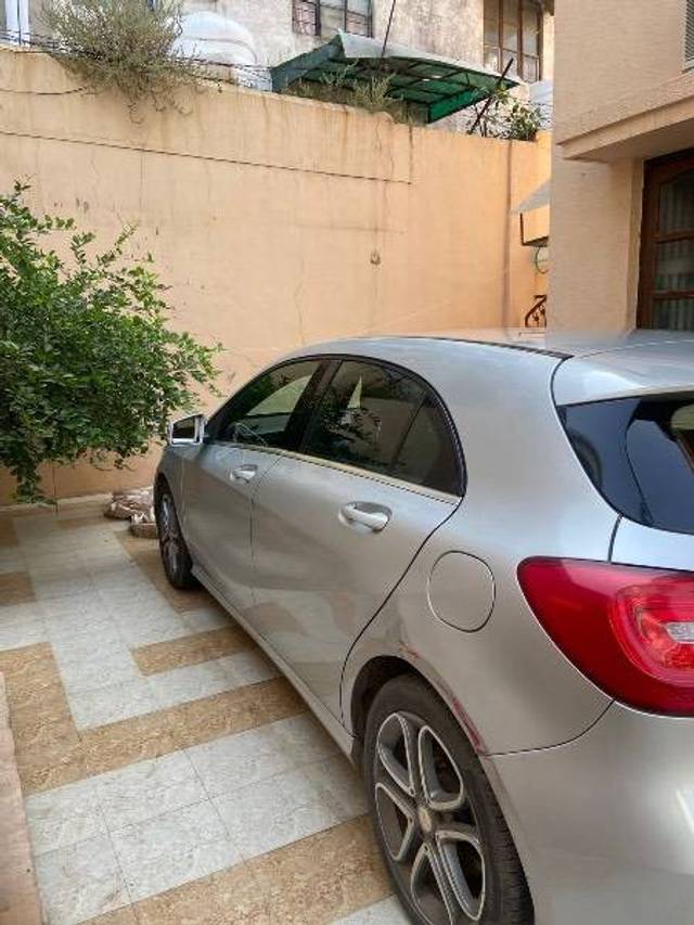 https://images10.gaadi.com/usedcar_image/4245671/original/e1c212e8a29c40dc8cb80698385fdfe5.jpg?imwidth=6402