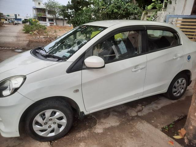 https://images10.gaadi.com/usedcar_image/4245780/original/974abe6c7517f95e9d95819ca0645dde.jpg?imwidth=6400