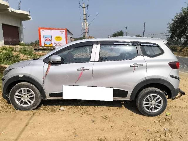 https://images10.gaadi.com/usedcar_image/4245809/original/processed_af484e45-1cb8-4518-94f4-f07c8ca0c577.jpg?imwidth=6402