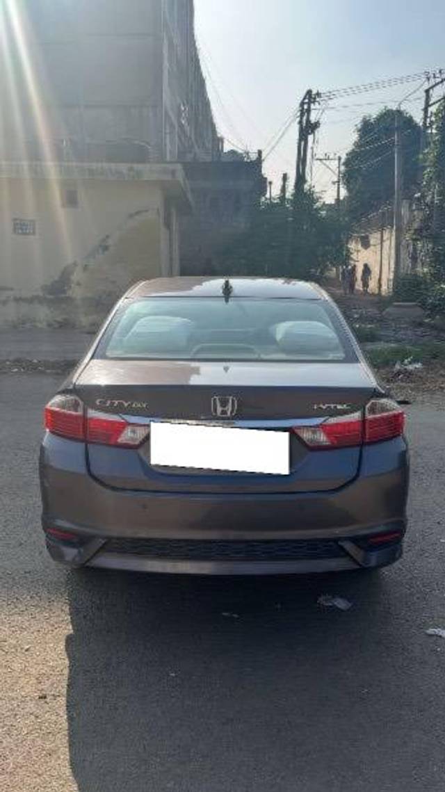 https://images10.gaadi.com/usedcar_image/4245899/original/processed_ebd8c370-6b71-4303-934f-1e4d731b8835.jpeg?imwidth=6402