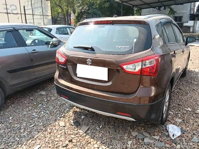 https://images10.gaadi.com/usedcar_image/4245916/original/processed_139f9d6a-f5a6-494f-97c3-23306dd11616.jpg?imwidth=6400