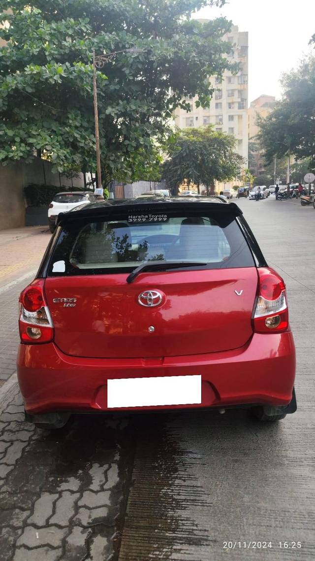 https://images10.gaadi.com/usedcar_image/4246045/original/processed_5992b480a52cdb114e66b52baf25b733.jpg?imwidth=6402