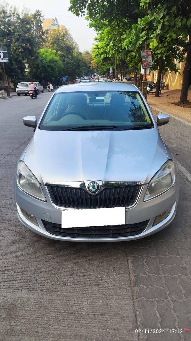 https://images10.gaadi.com/usedcar_image/4246079/original/processed_065f1fc1a63f62d1de89681585a31178.jpg?imwidth=6402