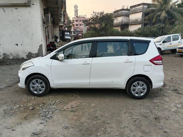 https://images10.gaadi.com/usedcar_image/4246161/original/processed_eac23f9383b8dad09a889ec7541432a7.jpg?imwidth=6401