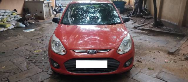 https://images10.gaadi.com/usedcar_image/4246193/original/processed_b57fff170f35f4b443e497773ac8e1cd.jpg?imwidth=6402