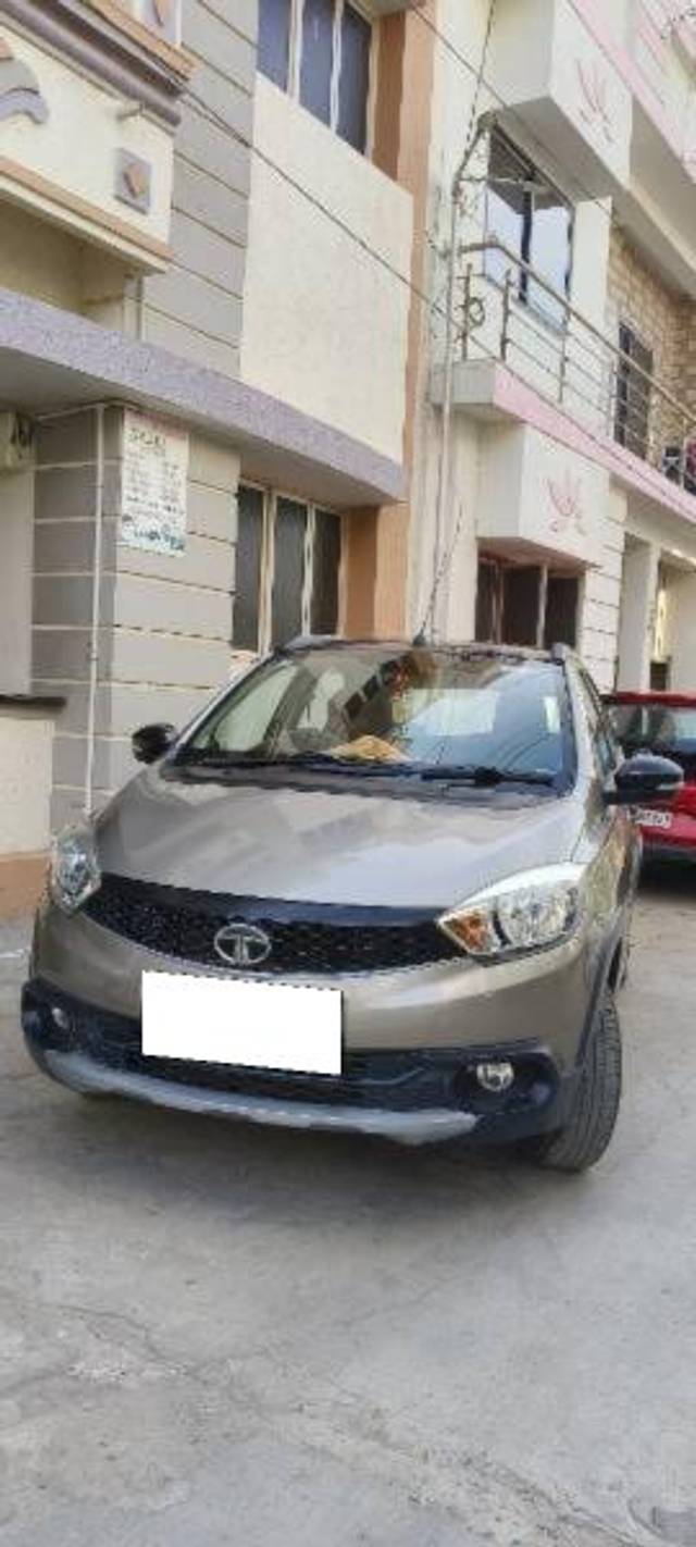 https://images10.gaadi.com/usedcar_image/4246452/original/processed_88d2ae54-0b0a-49d1-957e-547d6684b24e.jpg?imwidth=6402