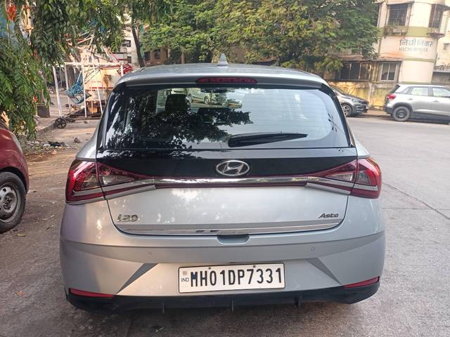 https://images10.gaadi.com/usedcar_image/4246481/original/processed_80170e09dbd76adb1e591e9327c46d55.jpg?imwidth=6402