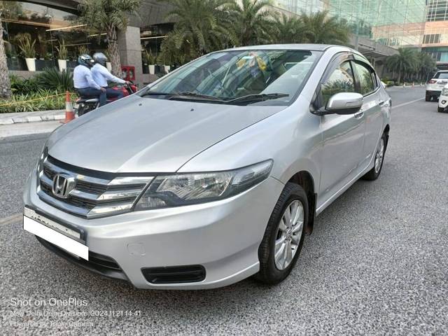 https://images10.gaadi.com/usedcar_image/4246512/original/processed_7618c61d2a1cdaa7bc2f4de2d72ca0ff.jpeg?imwidth=6400