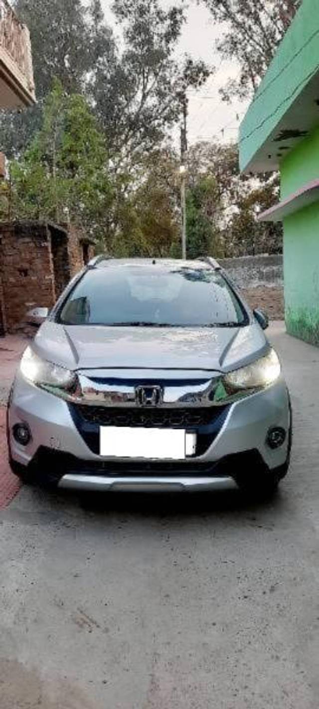 https://images10.gaadi.com/usedcar_image/4246541/original/processed_635da010-6cf2-4791-be96-5cd5f0f5ac90.jpg?imwidth=6400