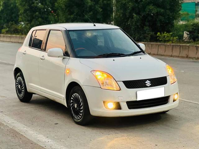 https://images10.gaadi.com/usedcar_image/4246555/original/processed_281e5de275b480e86a64cbf6dcb78f1c.jpg?imwidth=6400