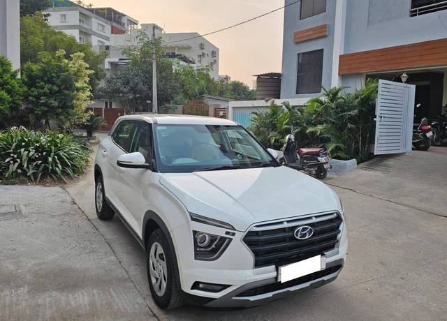 https://images10.gaadi.com/usedcar_image/4246608/original/processed_2b70dcfa950c0ebb75ba3029a2b95c1e.jpeg?imwidth=6400