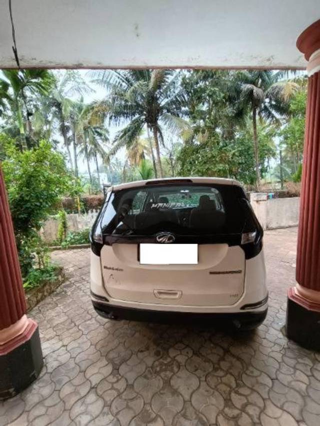 https://images10.gaadi.com/usedcar_image/4246695/original/processed_2674fdbc-06ee-4a64-ba58-10ccff1520e4.jpg?imwidth=6402