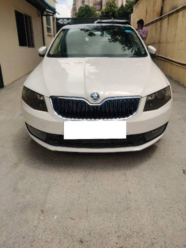 https://images10.gaadi.com/usedcar_image/4246703/original/6fac332066cf8f3af25ae0bcbc93f5a4.jpg?imwidth=6400