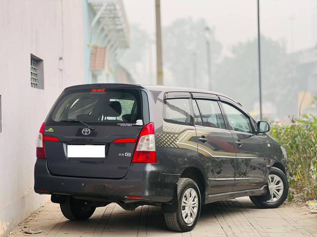 https://images10.gaadi.com/usedcar_image/4246763/original/processed_0d300c2337ee00587821bb8608c6179c.jpg?imwidth=6401