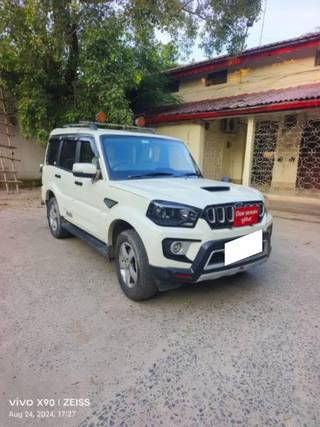 Mahindra Scorpio 2014-2022 Mahindra Scorpio S9