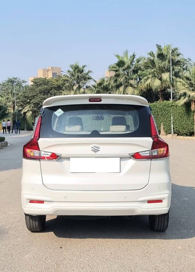 https://images10.gaadi.com/usedcar_image/4246918/original/processed_0d291fc3a9a04c1134f6fb217ef312b4.jpg?imwidth=6401