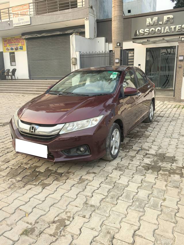 https://images10.gaadi.com/usedcar_image/4247183/original/processed_0df0af467c41342f9f69282749af7b36.jpg?imwidth=6402