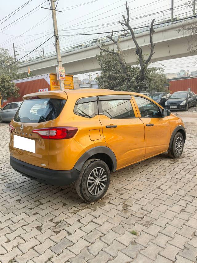 https://images10.gaadi.com/usedcar_image/4247184/original/processed_75a238136c7231014750fd68b631a9e8.jpg?imwidth=6402