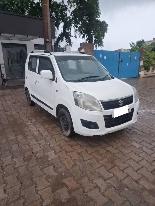 https://images10.gaadi.com/usedcar_image/4247205/original/processed_f61b23e707cb59169c3fb79b268a6de4.jpg?imwidth=6400