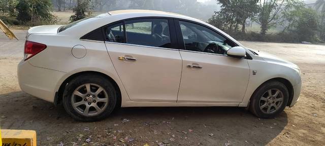 https://images10.gaadi.com/usedcar_image/4247242/original/processed_03e0d000-39fe-42d2-8edd-782f8531db04.jpg?imwidth=6400