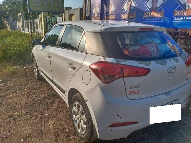 https://images10.gaadi.com/usedcar_image/4247265/original/ac9d26c677aac98cd3be194dc77e4efb.jpg?imwidth=6401