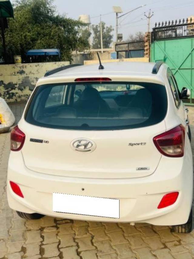 https://images10.gaadi.com/usedcar_image/4247335/original/processed_82cc8e26-ab5a-4a63-9095-2ac2fc2d5986.jpg?imwidth=6402