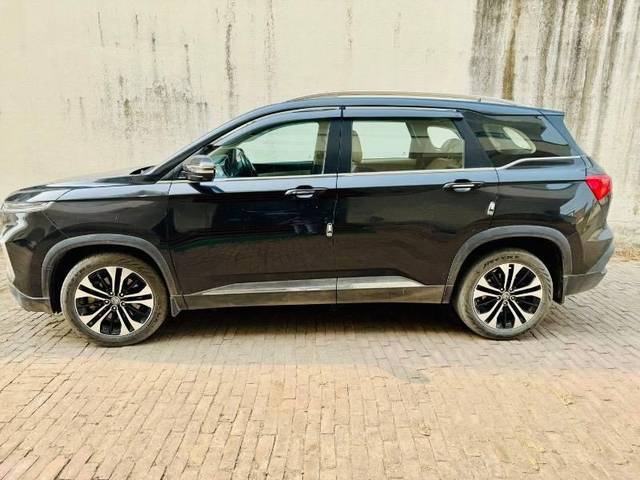 https://images10.gaadi.com/usedcar_image/4247408/original/processed_c2f30dca-275d-478c-be2e-304d47e2c6d8.jpeg?imwidth=6402