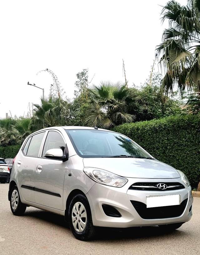 https://images10.gaadi.com/usedcar_image/4247424/original/processed_7a6d6fd17c8e0d7e306afd829e9495f2.jpg?imwidth=6400