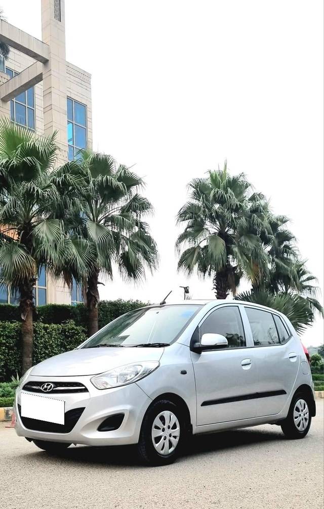 https://images10.gaadi.com/usedcar_image/4247424/original/processed_dad072b64d2ddd4b428f8d014d63d4b1.jpg?imwidth=6402