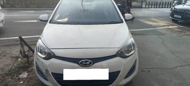 https://images10.gaadi.com/usedcar_image/4247487/original/49f3bff335ea616181e9571270afb9e8.jpg?imwidth=6400