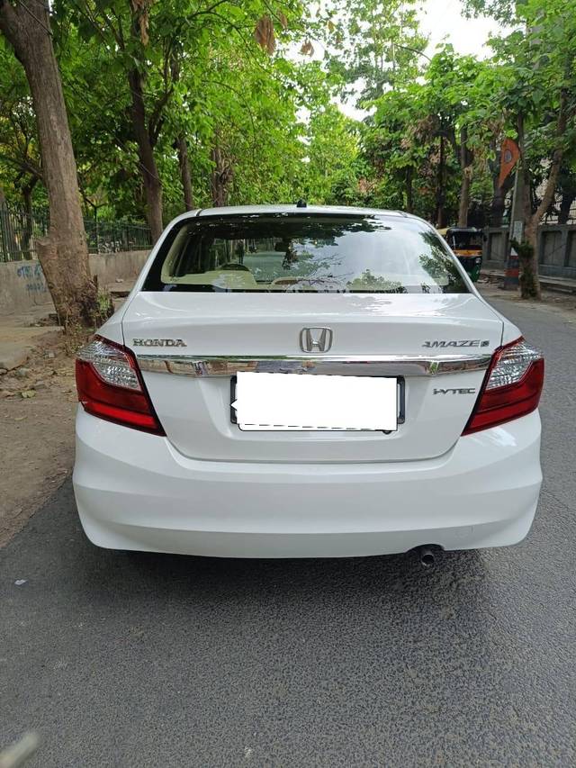 https://images10.gaadi.com/usedcar_image/4247583/original/processed_c2e8b85a9c8e69342a6f67a2849627e0.jpg?imwidth=6401