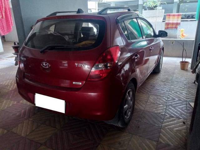 https://images10.gaadi.com/usedcar_image/4247608/original/660ce926dc6079f589c1cb2f71ce39f3.jpeg?imwidth=6402