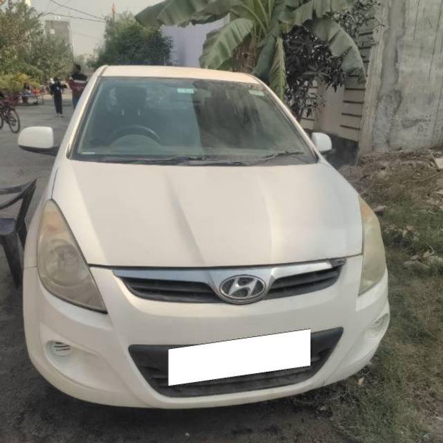 https://images10.gaadi.com/usedcar_image/4247635/original/processed_e6f43d20-4037-4153-bdc4-a0bb8fd2089e.jpg?imwidth=6400