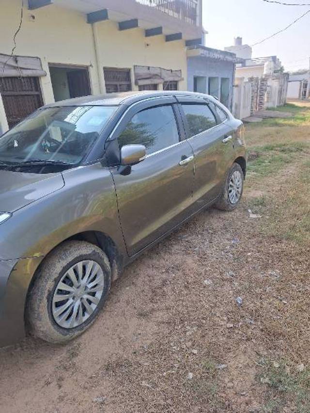 https://images10.gaadi.com/usedcar_image/4247641/original/e1cdf1f5f2cc50cebb053286ccbec203.jpg?imwidth=6402