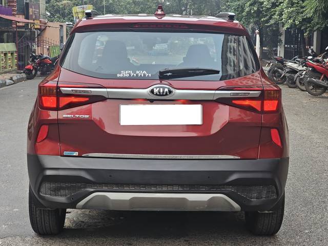 https://images10.gaadi.com/usedcar_image/4247725/original/processed_0b46edd04dedc4400dcf5f7db85b3496.jpg?imwidth=6402