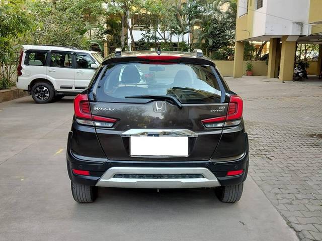 https://images10.gaadi.com/usedcar_image/4247830/original/processed_256fa07b6f647bb67991158b44d1812f.jpg?imwidth=6402