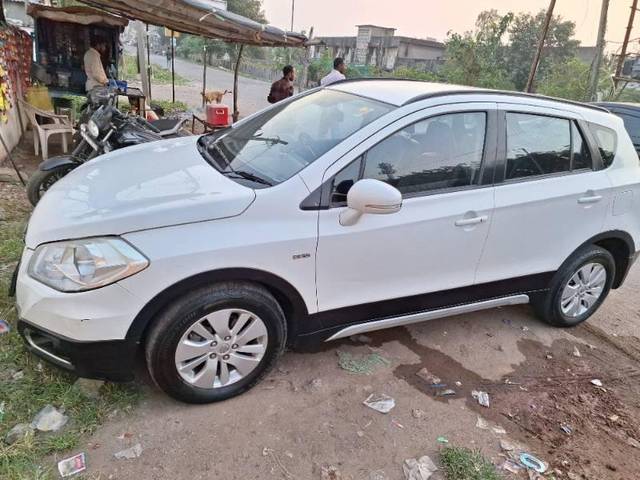 https://images10.gaadi.com/usedcar_image/4247852/original/processed_b5a787cd-ea9d-42f0-b709-809c861dabf0.jpg?imwidth=6400