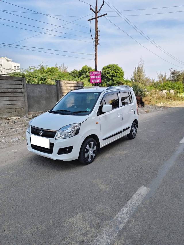 https://images10.gaadi.com/usedcar_image/4247987/original/processed_75cd1ef4d40348630d3148f7bdd9e36d.jpg?imwidth=6402