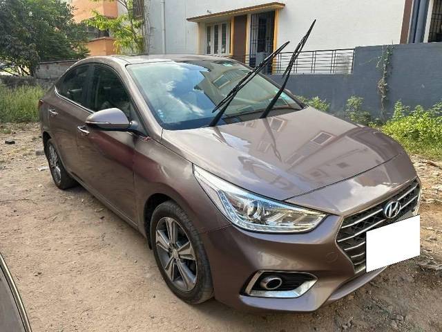 https://images10.gaadi.com/usedcar_image/4248032/original/processed_64287cb1-fea9-47cf-a272-0dc76ddc4100.jpg?imwidth=6400