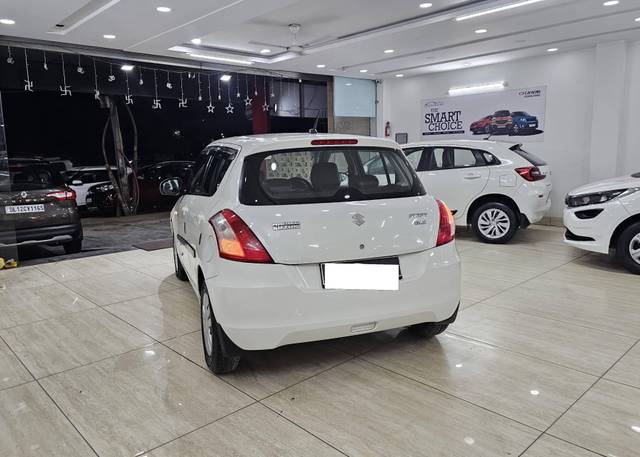 https://images10.gaadi.com/usedcar_image/4248050/original/processed_d197bf5f0dc19bd0a72879541d538ce2.jpg?imwidth=6402