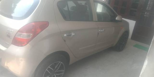 https://images10.gaadi.com/usedcar_image/4248242/original/processed_d14602aa-bca5-41d9-9c7f-fb64f3fa5ee4.jpg?imwidth=6401