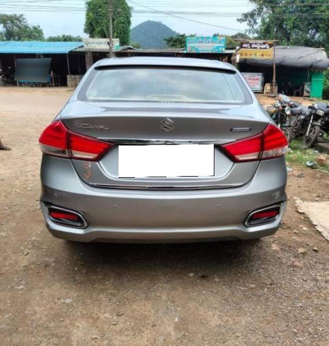 https://images10.gaadi.com/usedcar_image/4248283/original/processed_426ba4e9-a56a-4a9a-badc-d5f0100f6a61.jpg?imwidth=6401