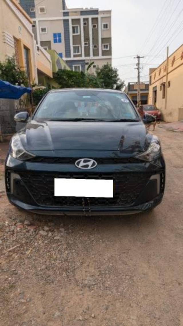 https://images10.gaadi.com/usedcar_image/4248323/original/processed_53bd305f-1def-4922-87e0-c87de0b293e2.jpg?imwidth=6402