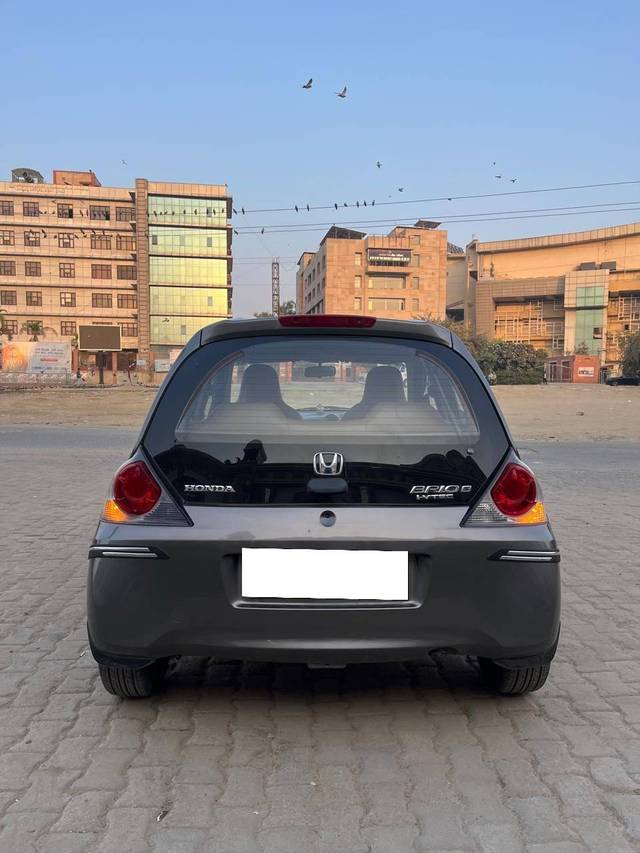 https://images10.gaadi.com/usedcar_image/4248368/original/processed_8f02d8b4eaa1458a7cd70c829ff14868.jpg?imwidth=6402