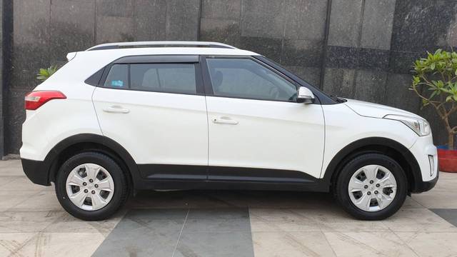 https://images10.gaadi.com/usedcar_image/4248452/original/processed_82319b4bc880d0122803029a79af6580.jpg?imwidth=6401