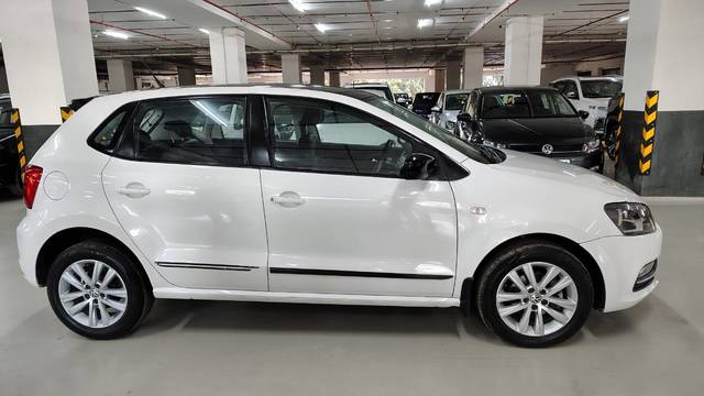 https://images10.gaadi.com/usedcar_image/4248459/original/44dd19a0479ebd41e19665c67d43921d.jpg?imwidth=6401