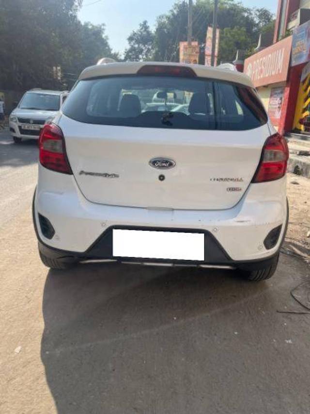 https://images10.gaadi.com/usedcar_image/4248491/original/35a860bcc4b043730ec54fd1afd8924b.jpg?imwidth=6401